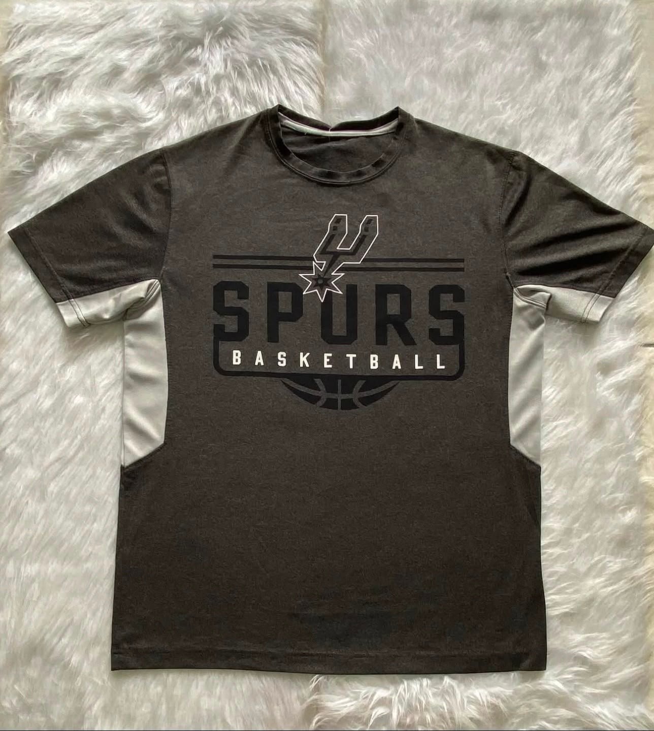 Camiseta Spurs Gris con Estampado